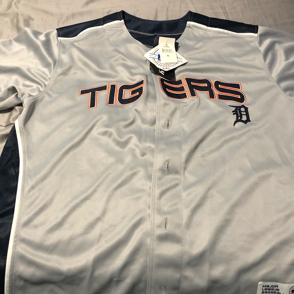 Button Up Detroit Tigers Jersey
